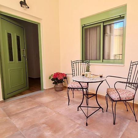 Yannis Guest House Aegina Buitenkant foto
