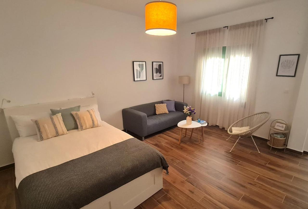 Yannis Guest House Aegina Buitenkant foto