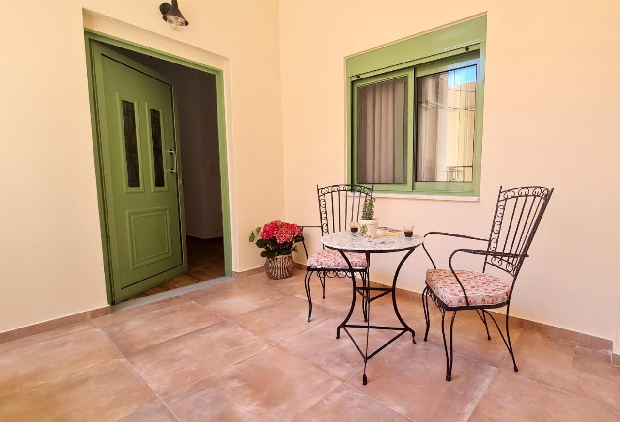 Yannis Guest House Aegina Buitenkant foto