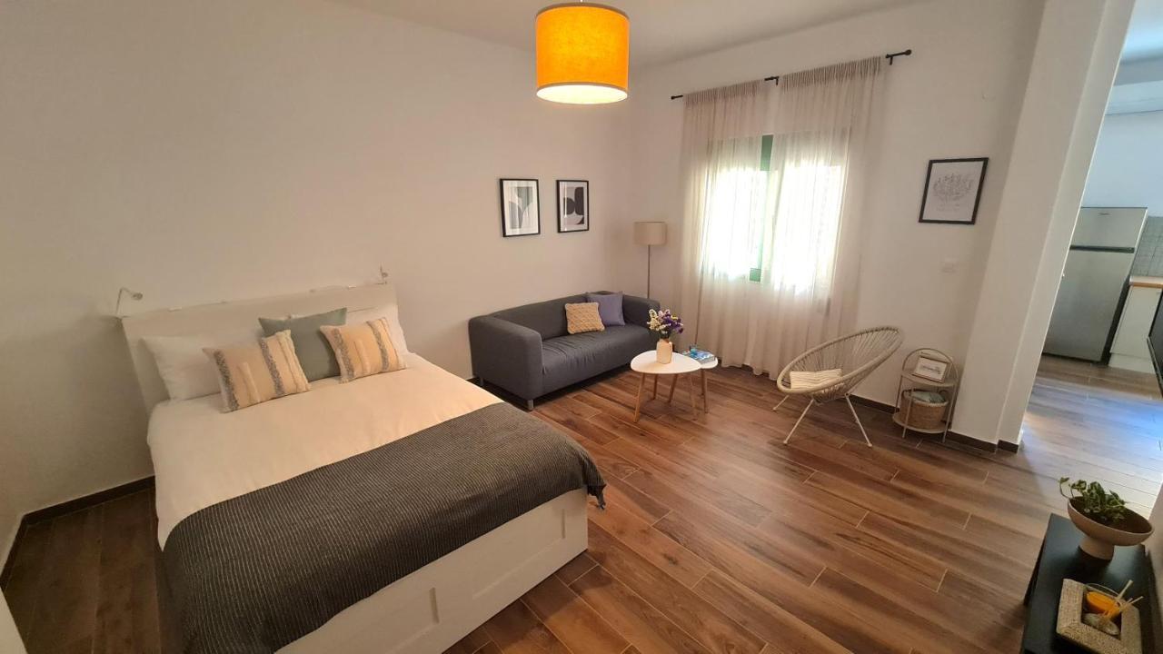 Yannis Guest House Aegina Buitenkant foto